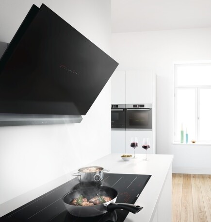 Der PerfectAir Luftgütesensor passt im Automatikmodus die Leistung des Abzugs an die Wrasenmenge an, die vom Kochfeld aufsteigt. Der PerfectAir Luftgütesensor passt im Automatikmodus die Leistung des Abzugs an die Wrasenmenge an, die vom Kochfeld aufsteigt.